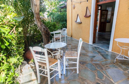 Vagia Hotel | Greek Tradidional Hotel under the ancient temple of Aphaia.