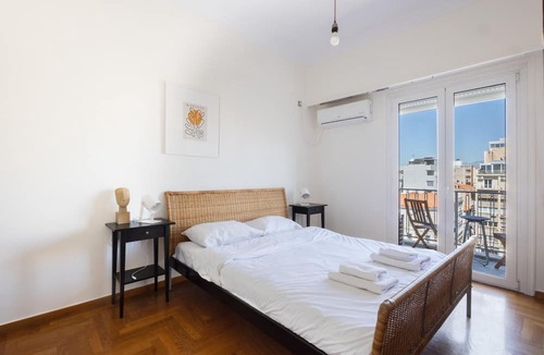 Plaka Apartment | 3 bdrm Luxury Apt in Athens Incredible Acropolis View