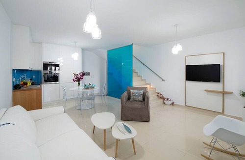 Mochlos House | Seafront house with Jacuzzi, 20 meters to the Beach and Restaurants in Mochlos
