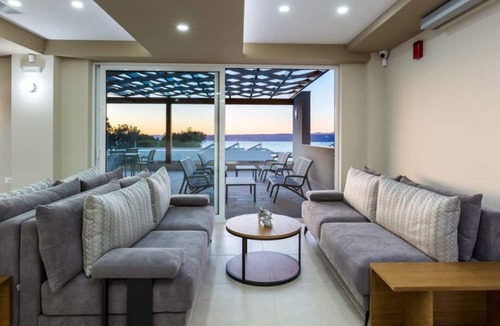 Plaka Apartment | Sun and Sea Plus Resort Hotel