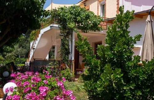 Dhris House | Guest house Dramountana both apartments
