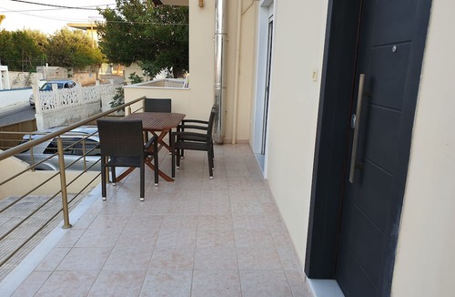 Rafina House | 2 Bedrooms Private Vacation Home In Ραφήνα