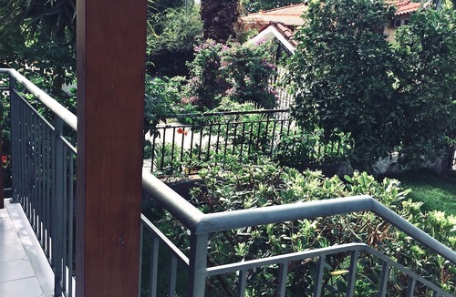Oropos Cottage | Little cottage by the sea