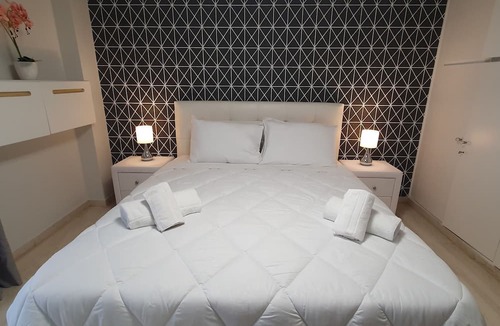 Vouliagmeni Apartment | SEASIDE BEAUTY 5 MIN VOULIAGMENI BEACH