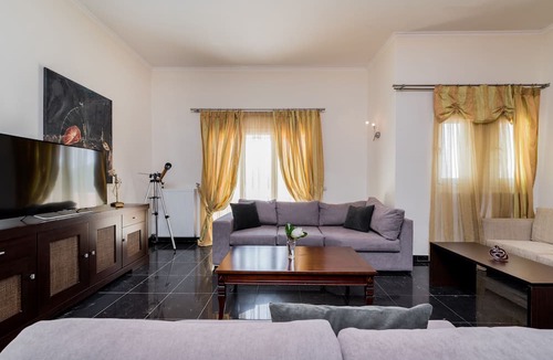 Kalamaki Villa | Leone Luxury Villas