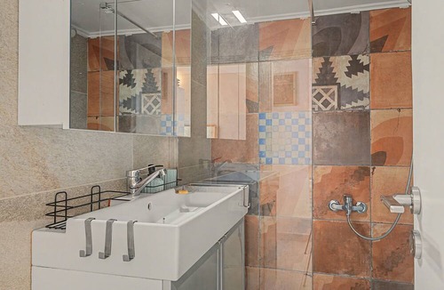 Porroia House | Country House 'The Methana Lookout' with Sea View and Air Conditioning