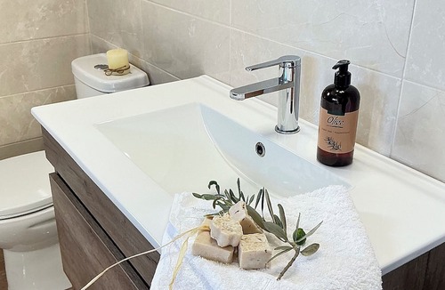Amarinthos House | Horizon house inside OLive Grove and Vineyard Estate-5 min from Amaryntho!