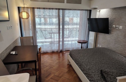 Thessaloniki Apartment | Tritos - Sleeps 11 - Balcony - Parking - Sea View