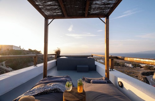 Finikia Villa | Prive by Noelia Suites | Sunset View |Hot Tub-2Pax