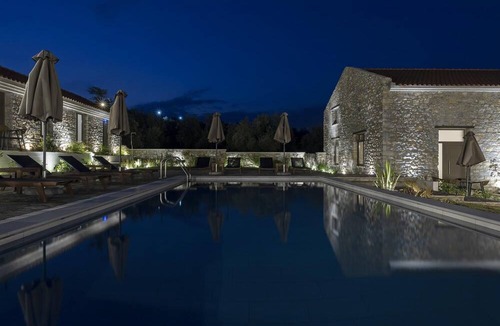 Sourpi Apartment | Lichnos Luxury Suite
