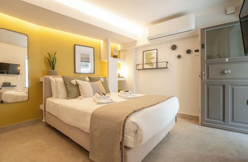 Plaka Hotel | Apt 6 ground floor studio with patio
