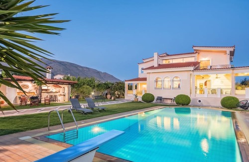 Saronikos Villa | Renko Royal Villa Luxury villa in Athens Riviera. Private Pool, garden & BBQ