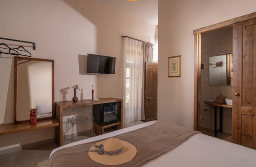 Archanes Apartment | Cozy Room with City View - PNOI