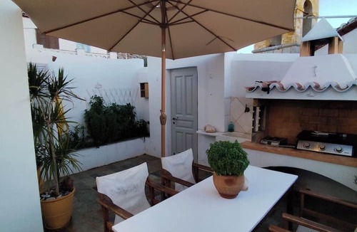 idhra Apartment | Cozy apartment for small family 2 minutes from Castello Baby Beach