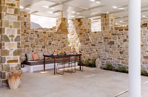 Amoopi Villa | Orelia Luxury Deluxe Villa 1