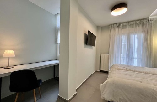 Thessaloniki City Centre Apartment | Amazonia: Stylish artistic apartment