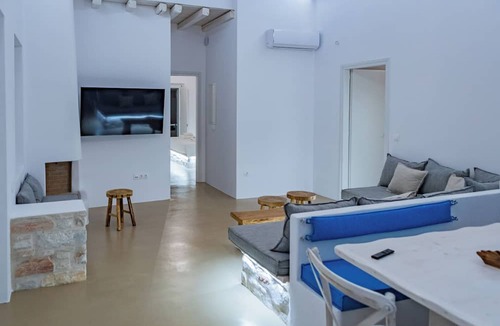 Piso Livadi Villa | Aegean Feelings