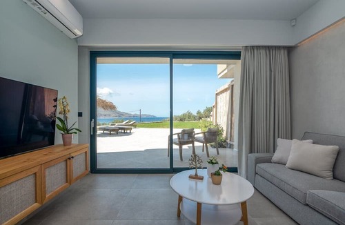 Trachilos House | Nusa Retreat- 3 Bedroom residence - Seaview infinity private pool