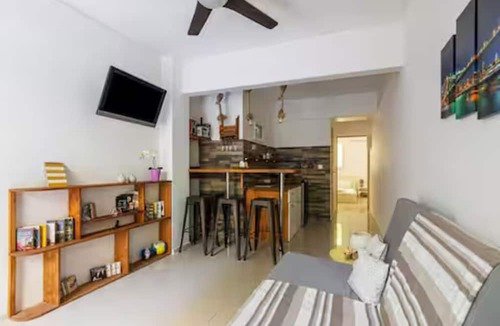 Palaio Faliro Apartment | Dreamy Cove, Artistic Hideaway near Floisvos 1BD