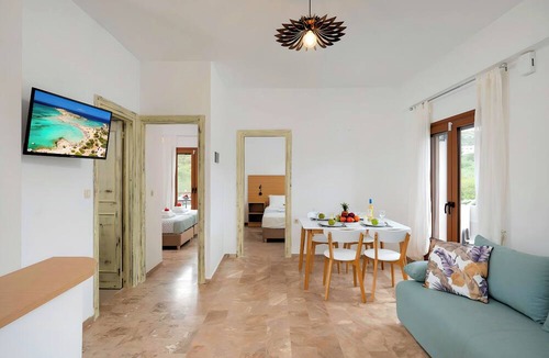 Istron Apartment | Plaisir Beachside Apts