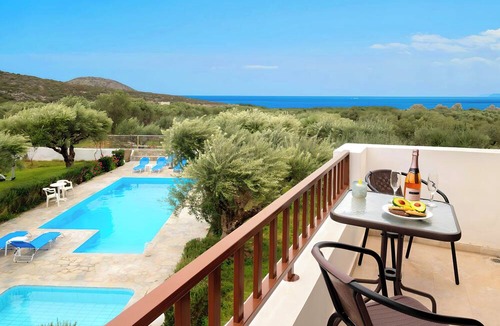 Istron Apartment | Plaisir Beachside Apts