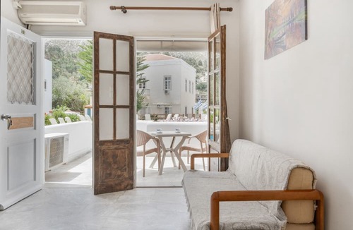 Kalymnos Town Apartment | Apartment 'Double Room No 1' with Mountain View, Wi-Fi and Air Conditioning