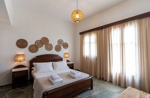 Platis Gialos Apartment | Mirsini Apartments in Sifnos