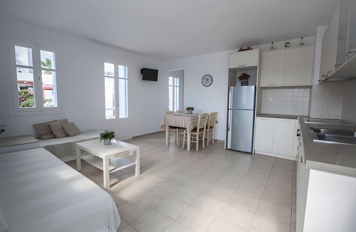 Livadi Apartment | Holiday Apartment '2' in Serifos