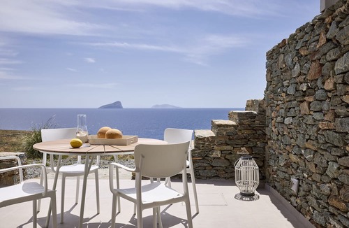 Kithnos Villa | Ianemi Suites by K4 Kythnos