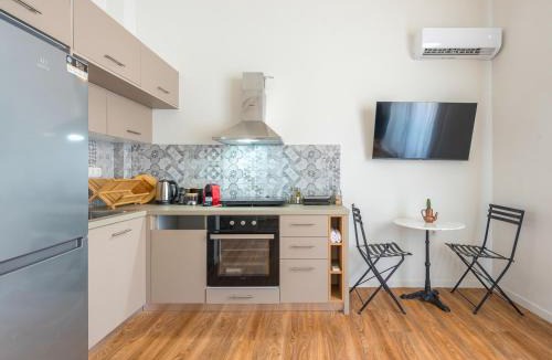 Pangrati Apartment | Omian Pearl Residence Pangrati & Balcony