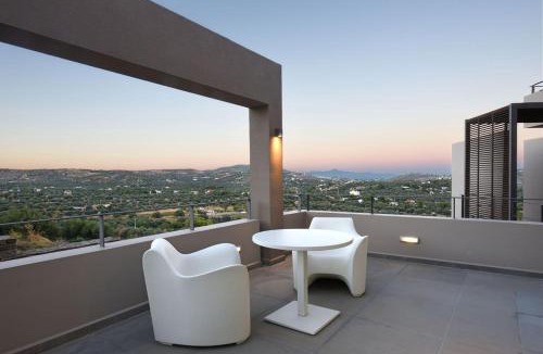 Lavreotiki Villa | The Hilltop Gathering Villa, 5 En-Suite, Sleeps 16 by KB Hospitality