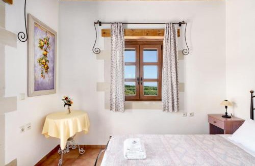 Pikris Villa | Arodamos Villa with a pool, children's games, and BBQ, perfect for 23 people!