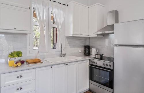 Asprogerakata Villa | Apanema Mindfulness, Relaxing Adults Only Resort, Fast WiFi, Pool, Sauna, Massage