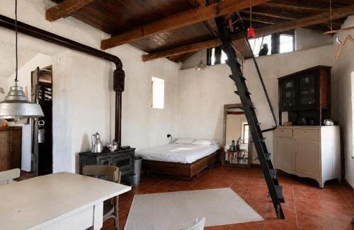 Arnaia House | Dendrocopos Medius