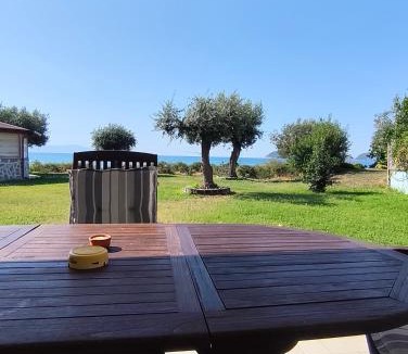 Palaio Tsifliki Villa | Azzuro View Villa beach front villa in Paleo Tsifliki