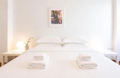 Elliniko Villa | Welcome to Lumen Villa the first of the Adelos Trilogy