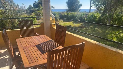 Agios Matthaios Apartment | TETRAKTYS ESTATE beachside seaview ΥΔΩΡ with big garden