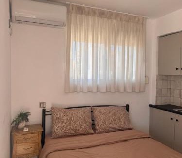 Kallithea Apartment | Urban Rooftop Studio