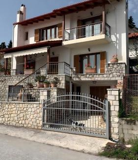 Pavliani House | Wood and Tradition Pavliani