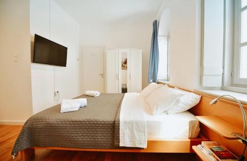 idhra Apartment | Hydra's Ruby