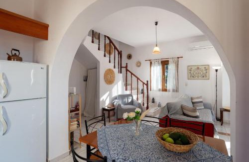 Plaka Villa | Arto's Villa With Private Pool- BY APOKORONAS VILLAS
