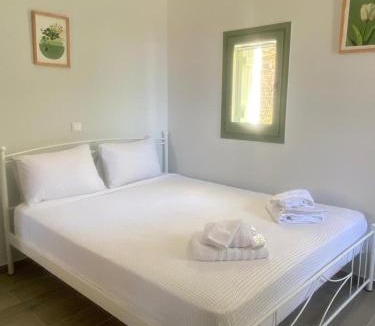 Plomari Apartment | Small House