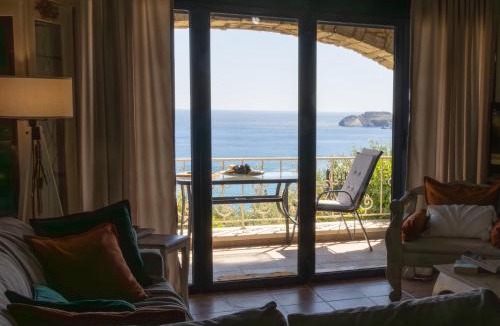 Minoa Pediada House | Elouthia Residence with Sea View and Hot Tub