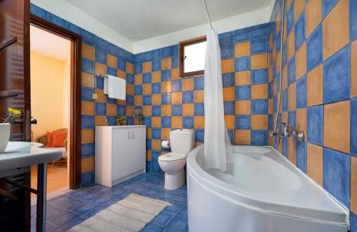 Vamos House | Apanemidi Traditional House with Pool