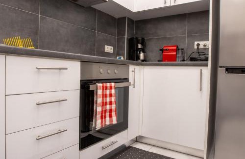 Filopappou Apartment | Koukaki 2BR Retreat in Athens Center near Acropolis