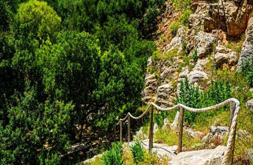Malevizi Apartment | Palaiokastro Hillside Home 900m from the Beach