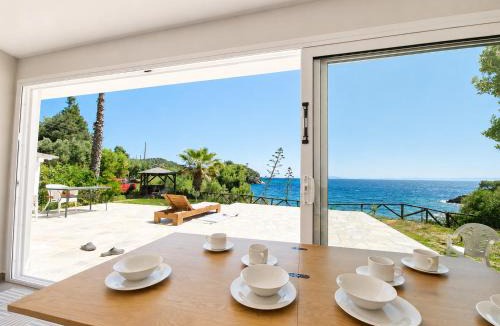 Elia Apartment | SEA La Vie Seafront Apartment, Kalogria Beach