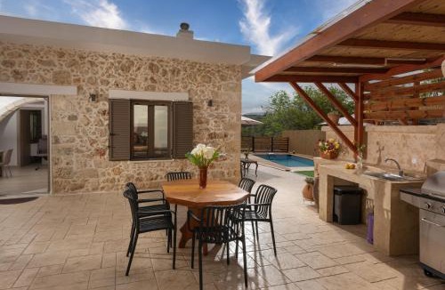 Prines Villa | Villa Pisha Stone Villa with Pool