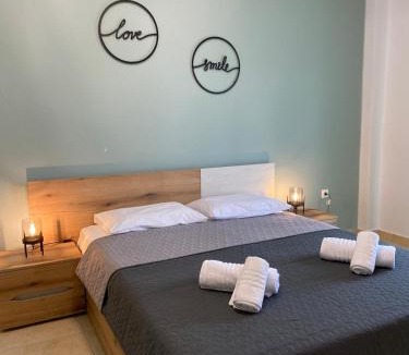 Nea Iraklia Apartment | Beautiful apartment in the village square!