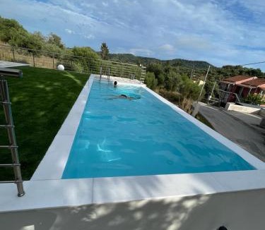 Vitalades Villa | Villa Rinoula-private pool